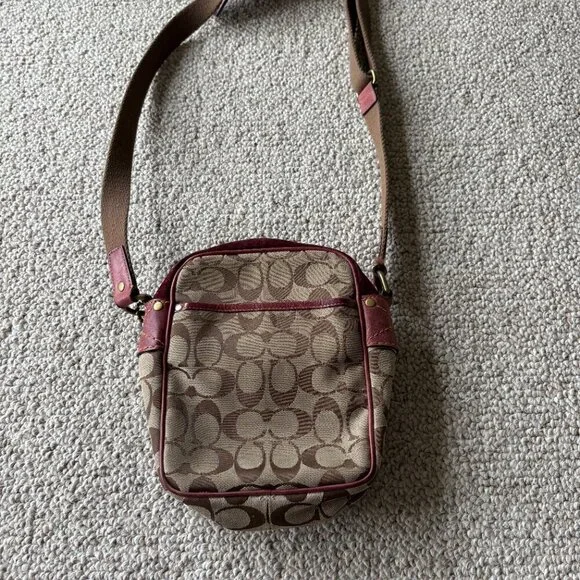 Coach Soho Crossbody Burgundy Suede Classic C Y2K Bag Hang Tag RARE Vintage - Picture 10 of 14